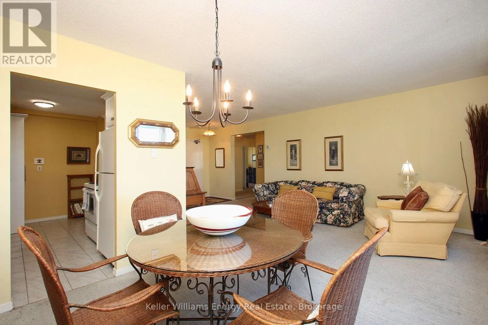1209 - 1210 RADOM STREET #1209