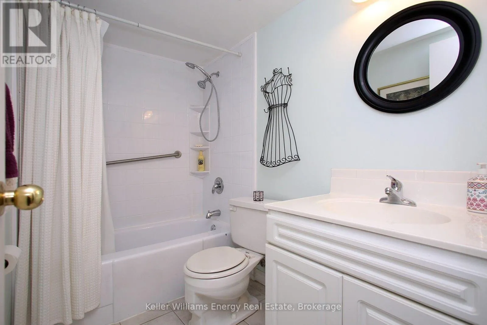 1209 - 1210 RADOM STREET #1209