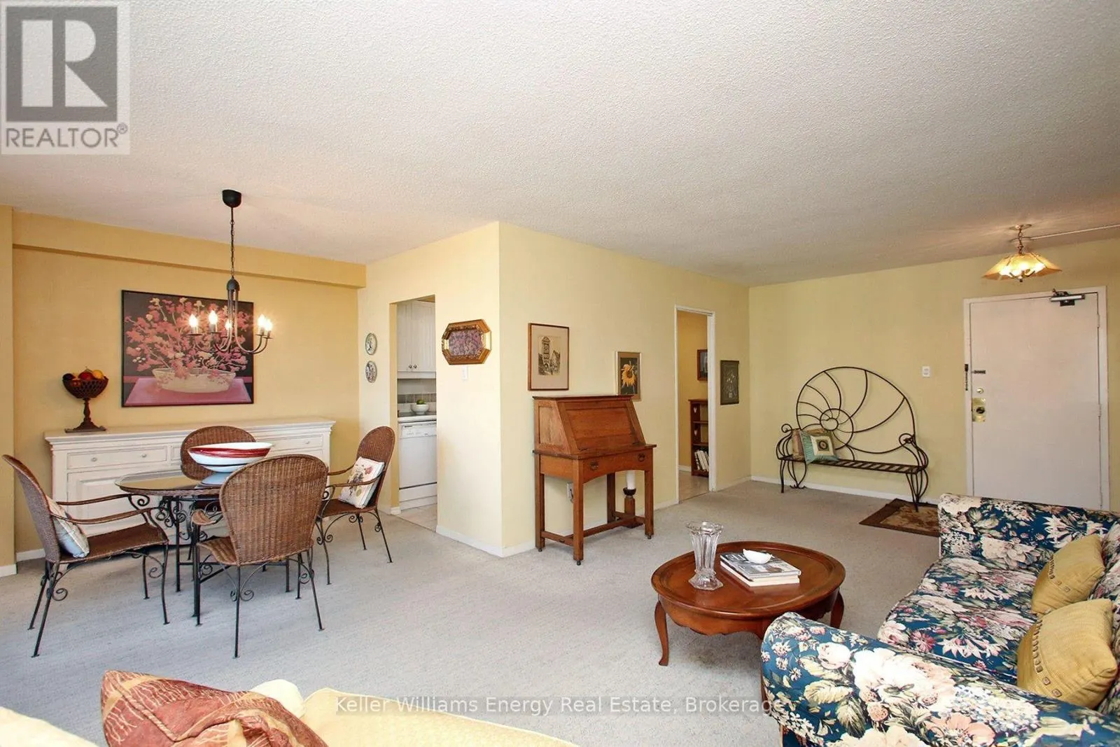 1209 - 1210 RADOM STREET #1209
