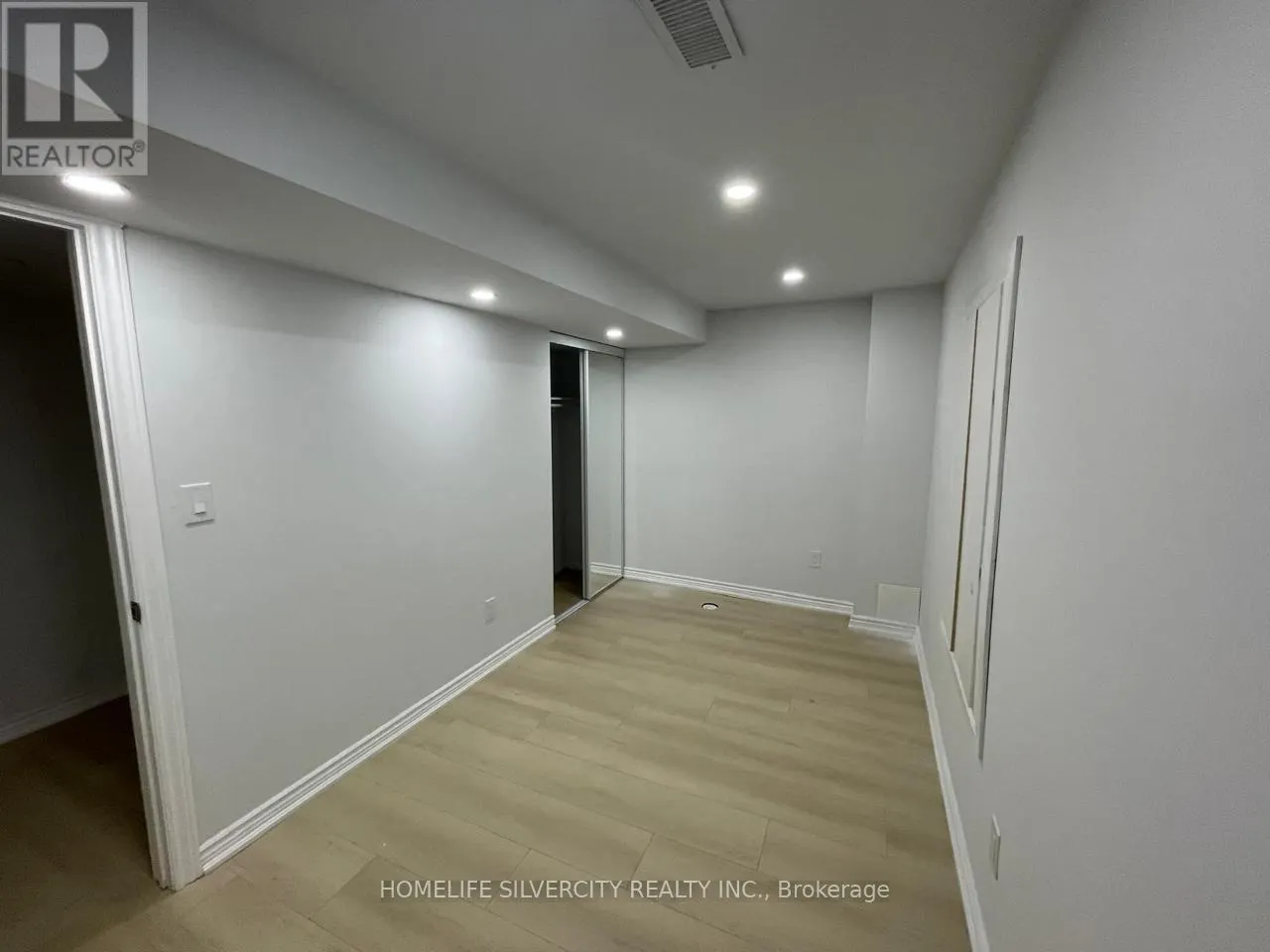 2 - 29 DUNSTABLE DRIVE
