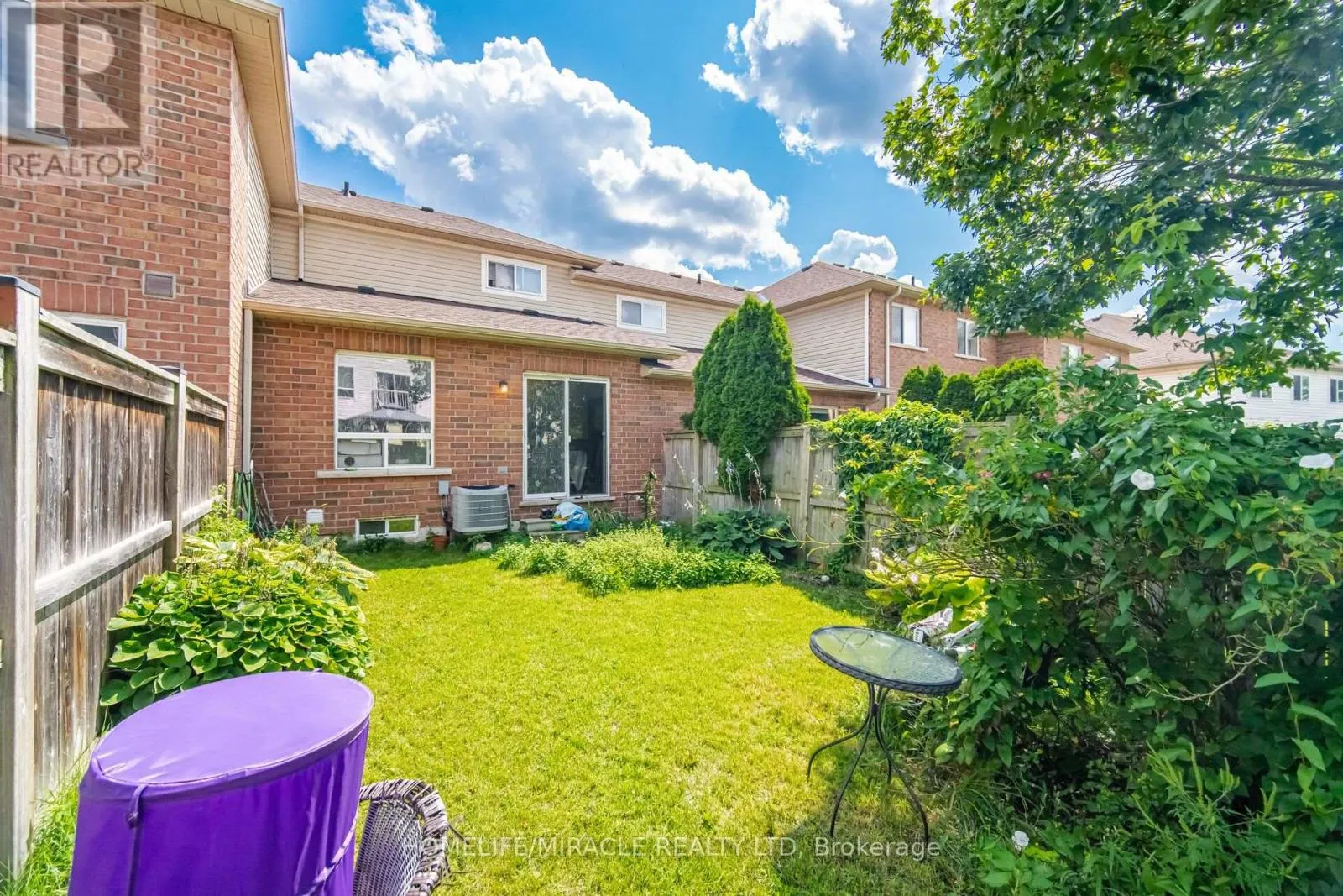 6 BARKDALE WAY