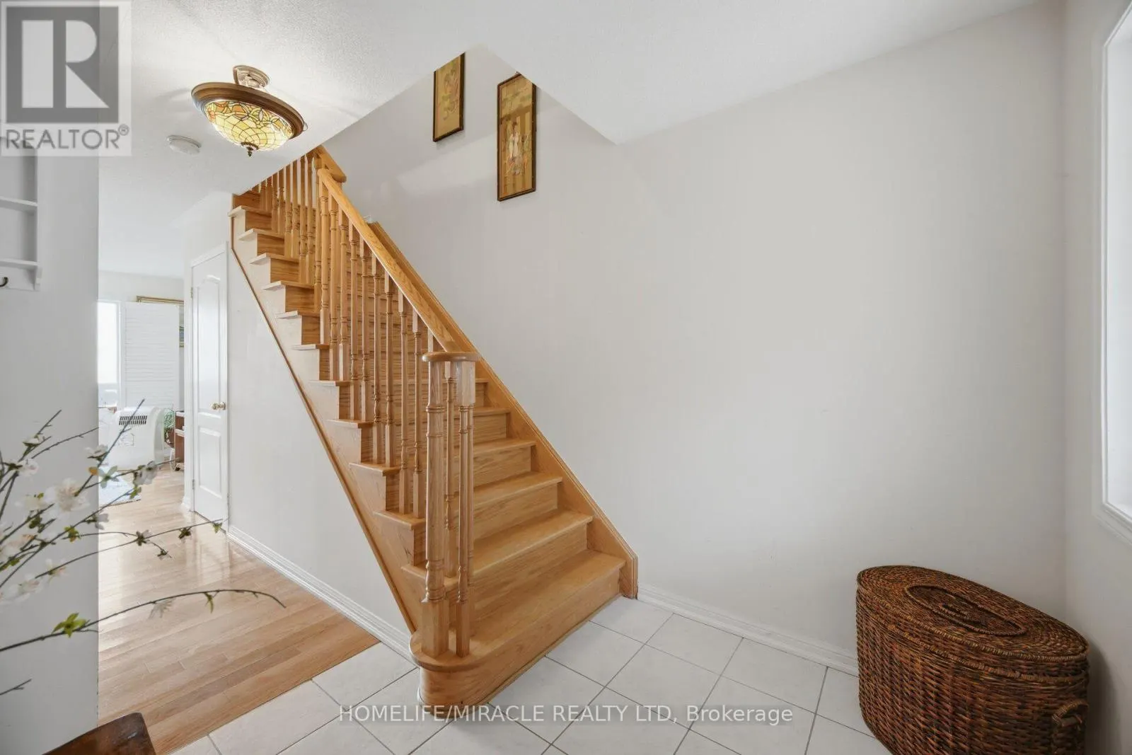 6 BARKDALE WAY