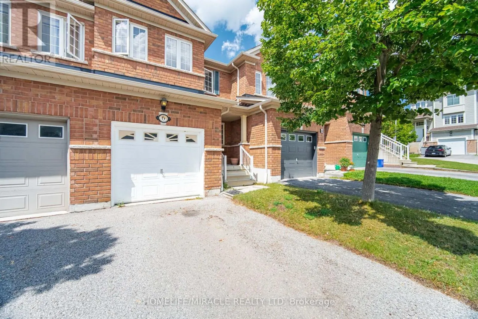 6 BARKDALE WAY