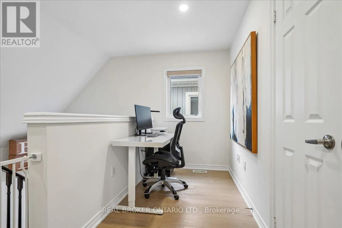 90 ERSKINE DRIVE