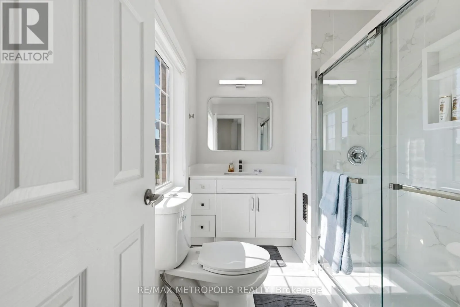 15 DOUGLAS KEMP CRESCENT