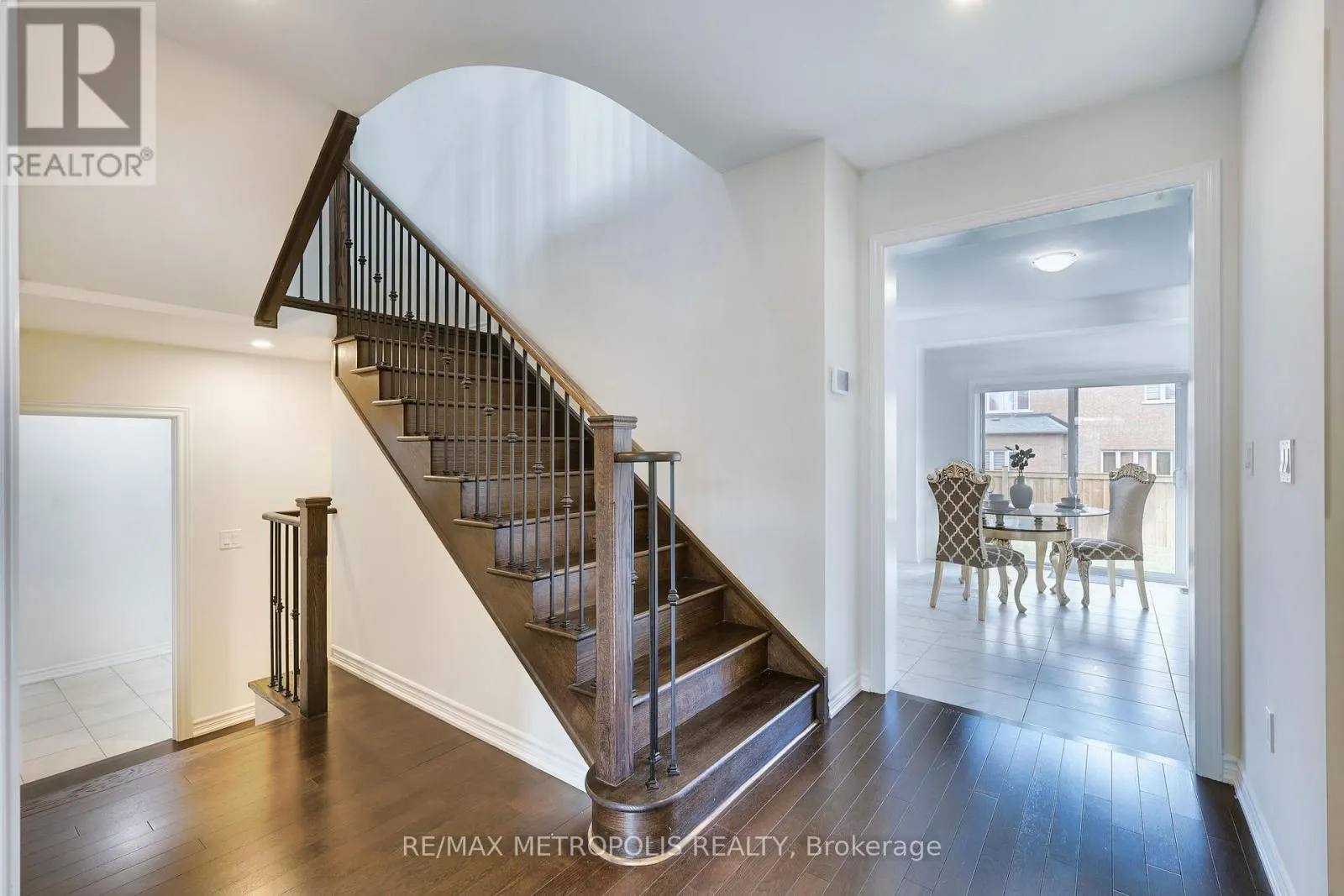 15 DOUGLAS KEMP CRESCENT