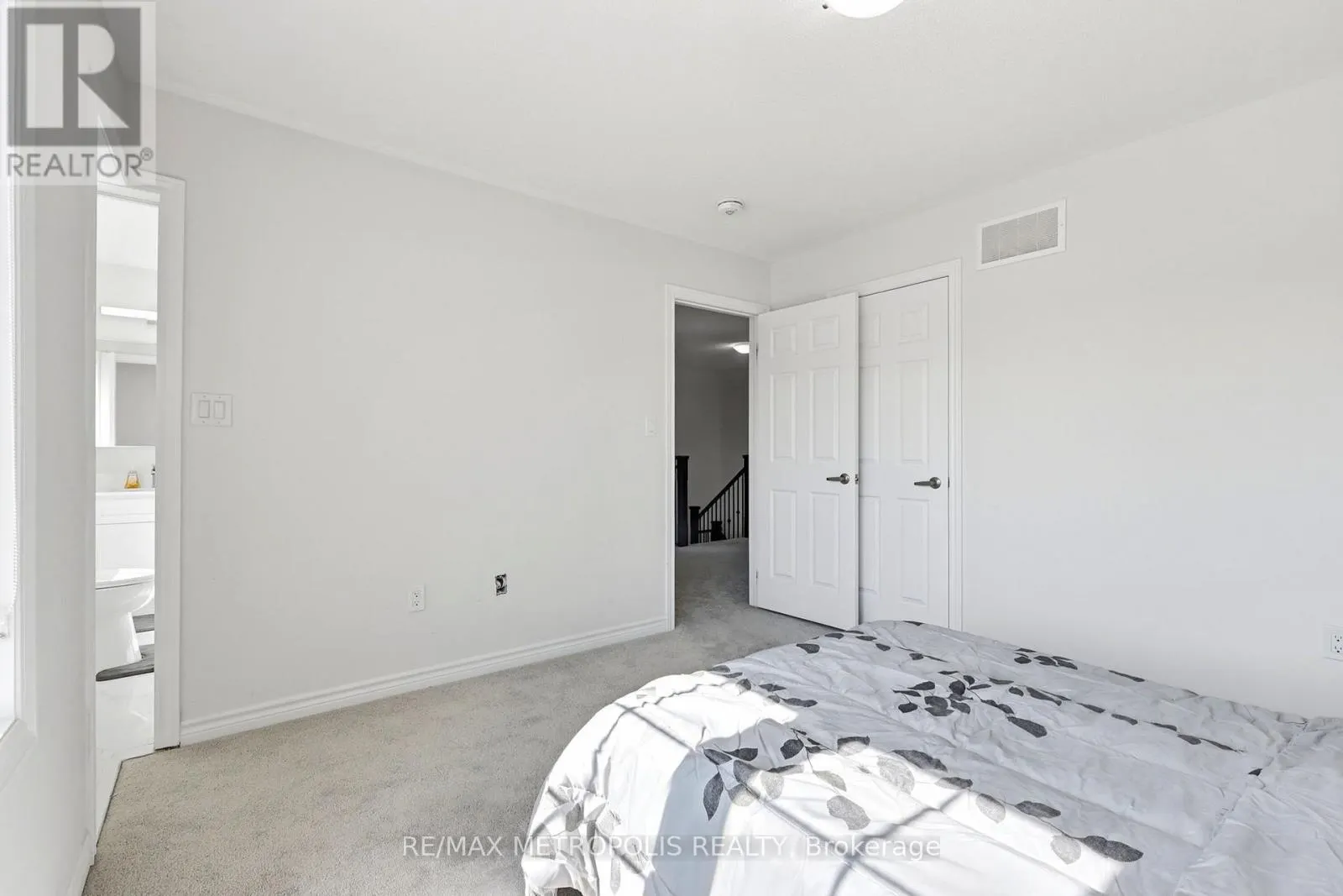 15 DOUGLAS KEMP CRESCENT