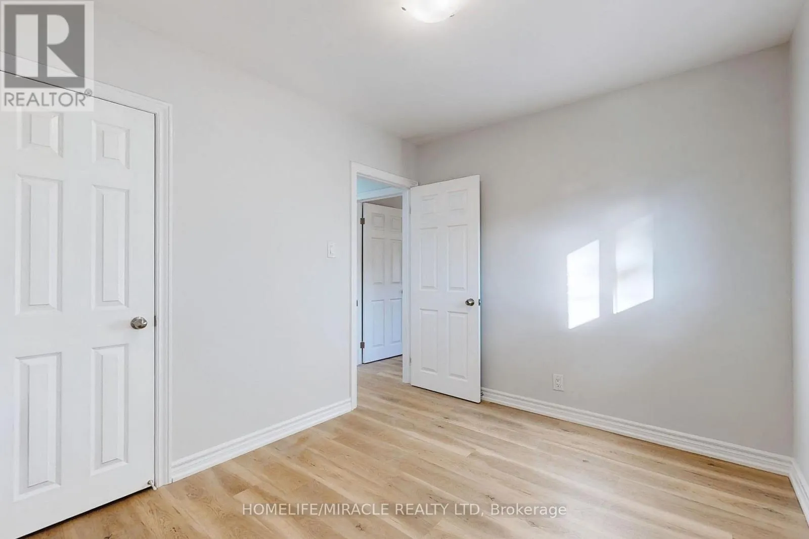MAIN FLOOR - 253 WILSON ROAD N