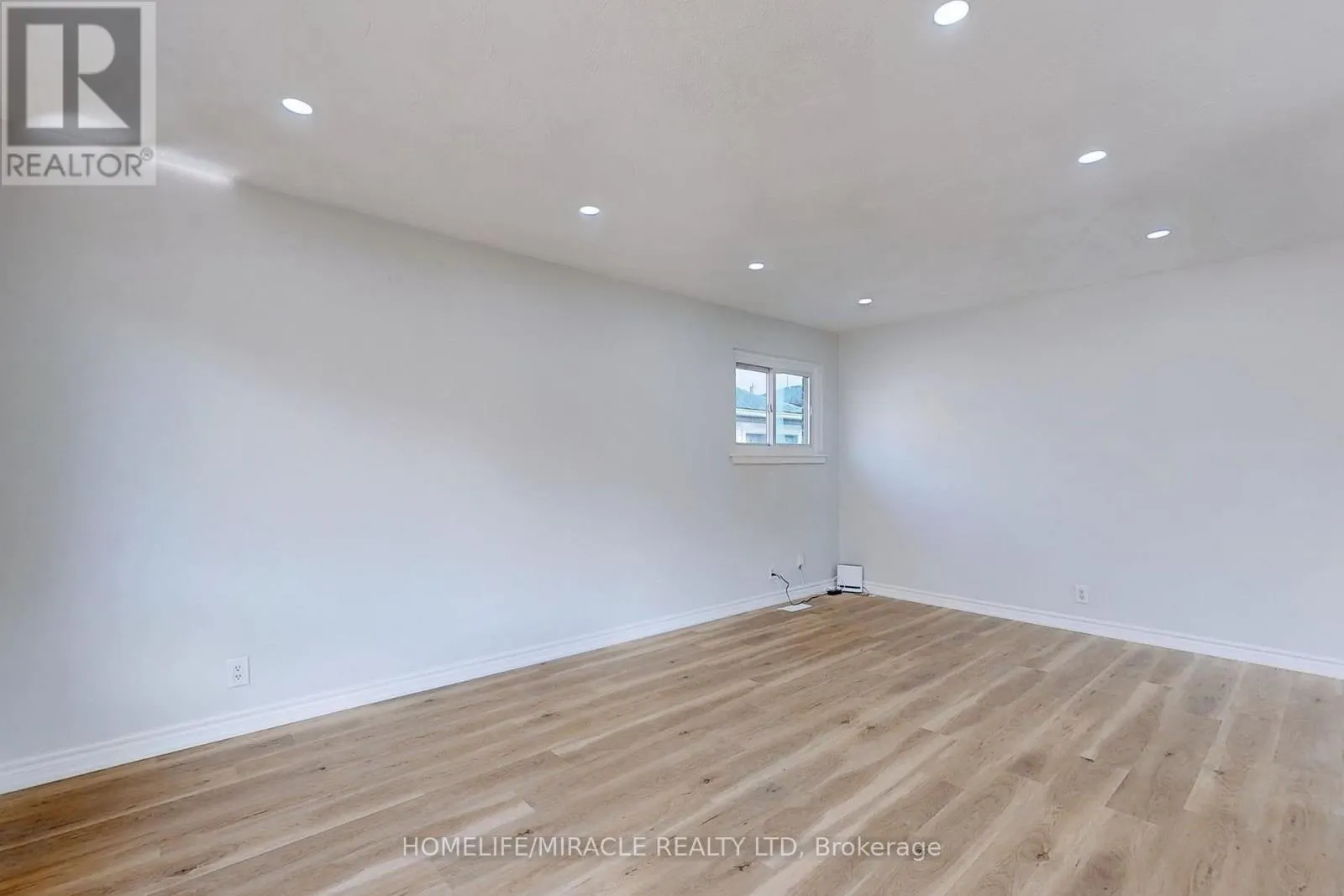 MAIN FLOOR - 253 WILSON ROAD N