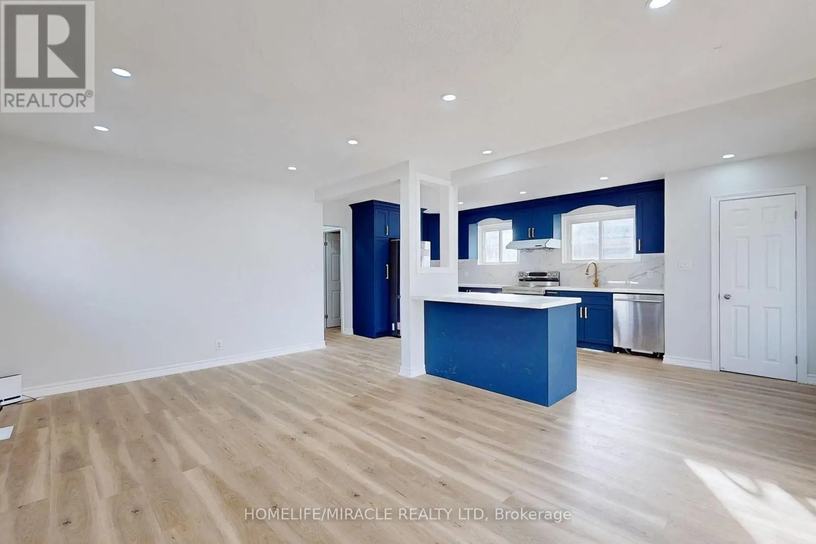 MAIN FLOOR - 253 WILSON ROAD N