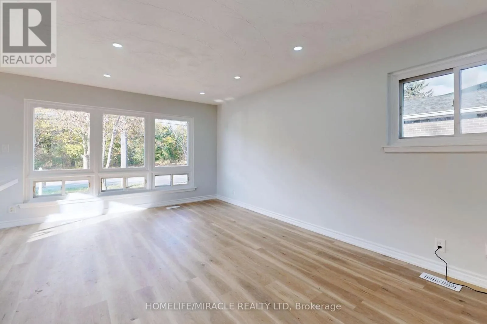 MAIN FLOOR - 253 WILSON ROAD N