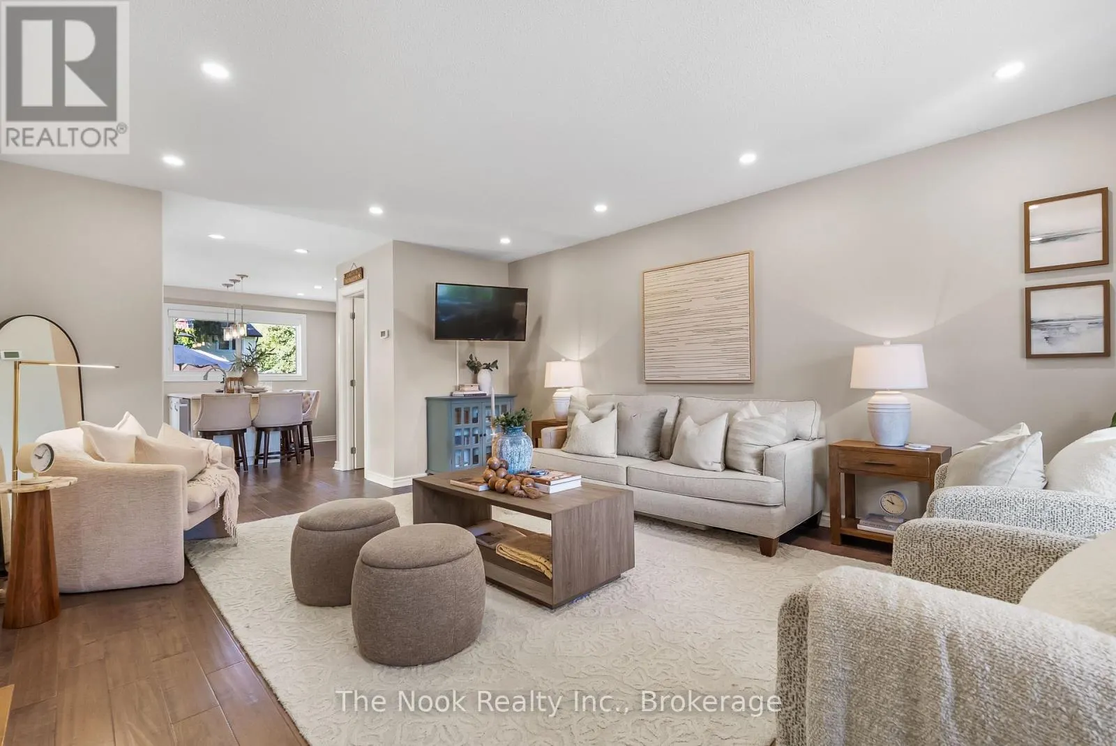 648 BERWICK CRESCENT