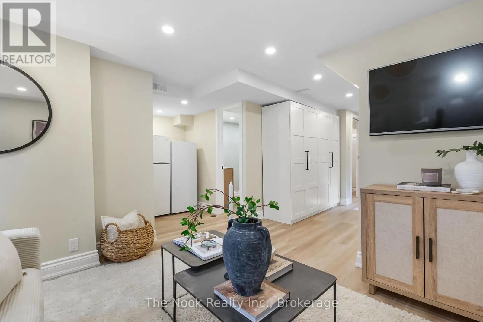 648 BERWICK CRESCENT