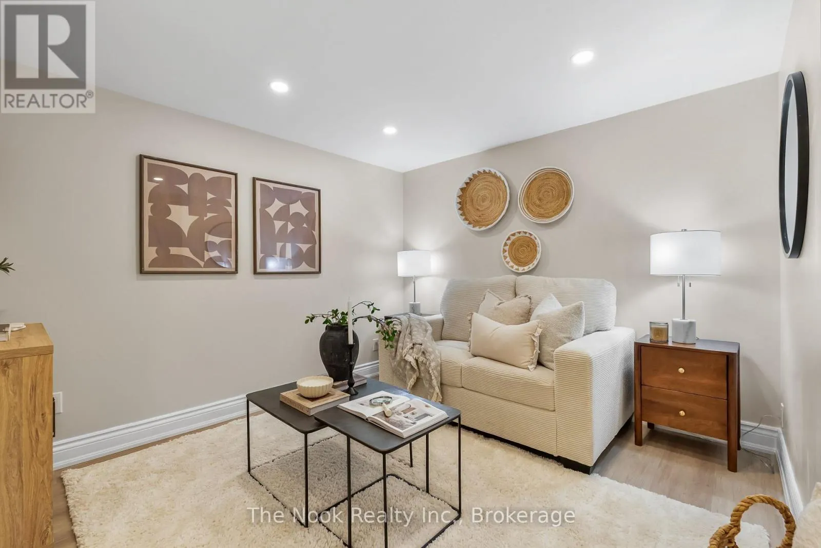 648 BERWICK CRESCENT