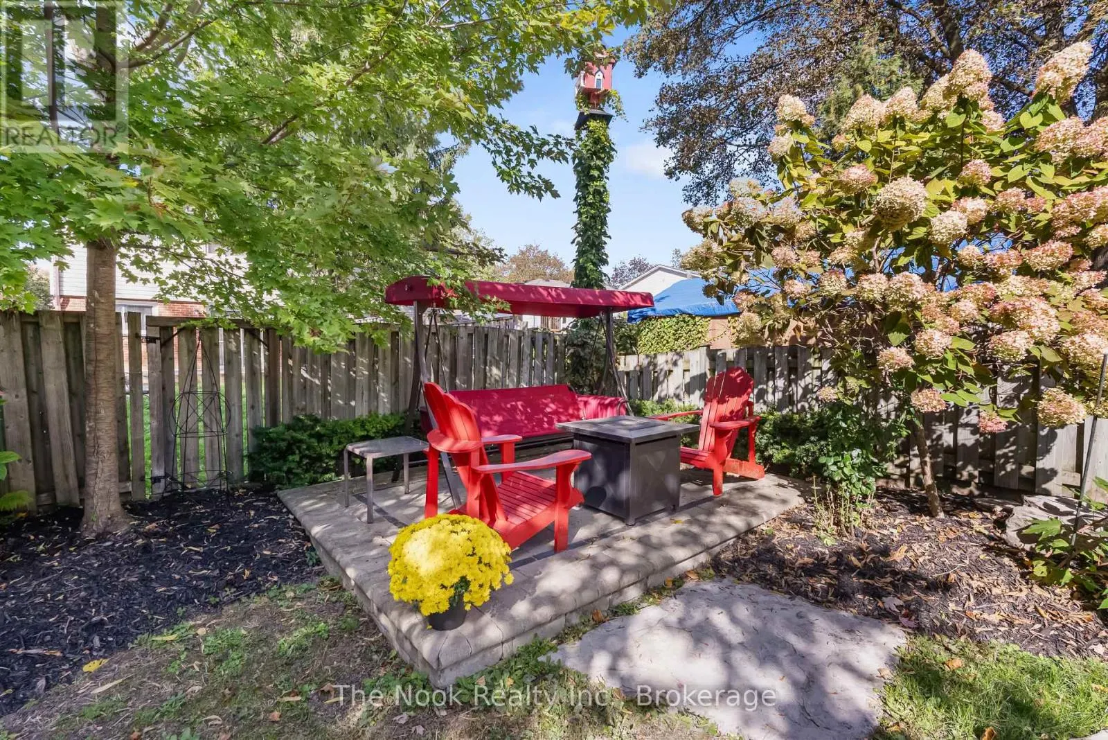 648 BERWICK CRESCENT