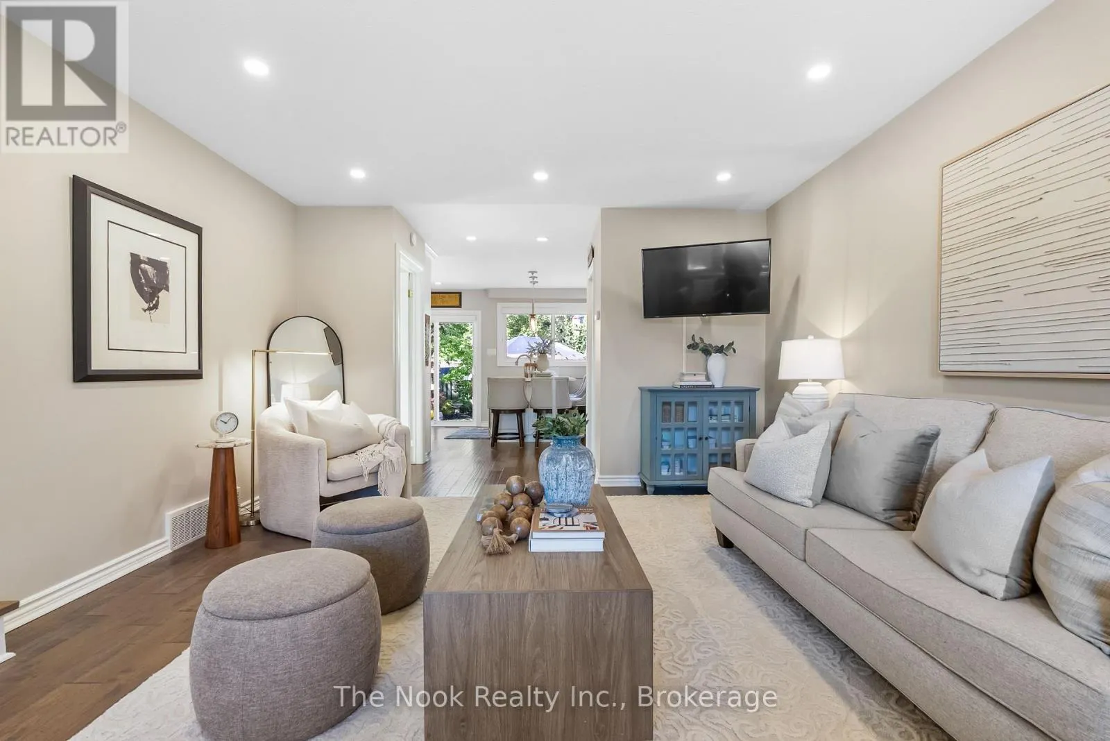 648 BERWICK CRESCENT