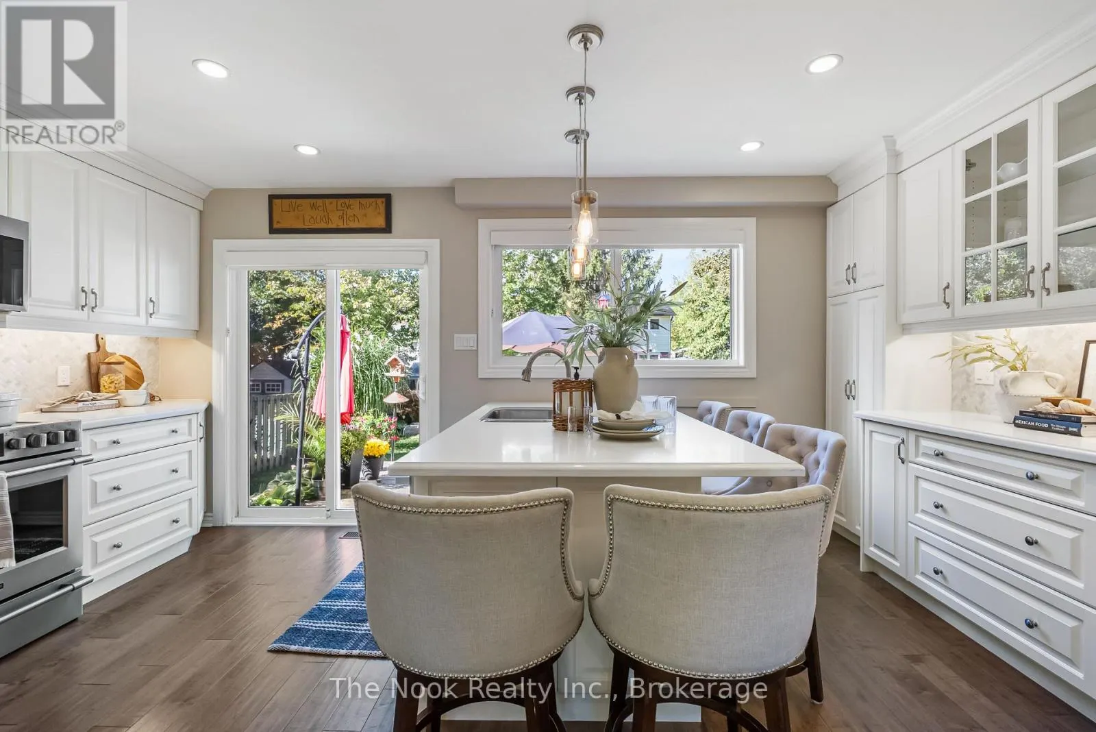 648 BERWICK CRESCENT