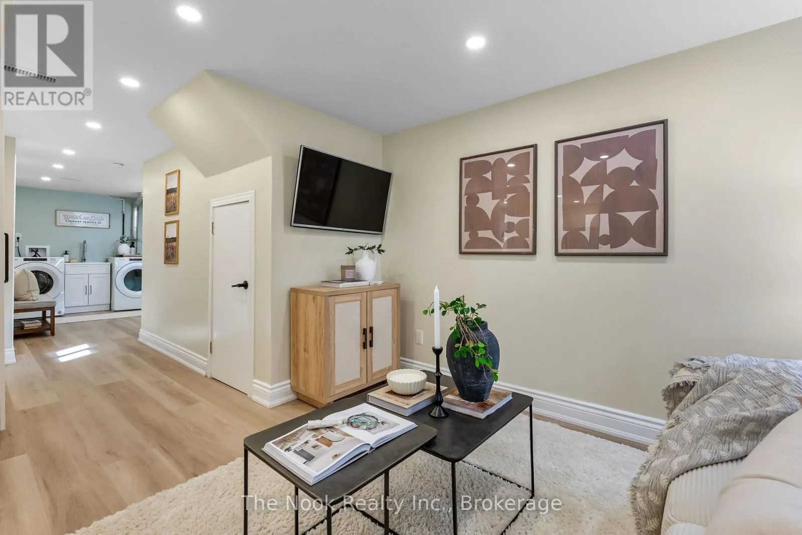 648 BERWICK CRESCENT