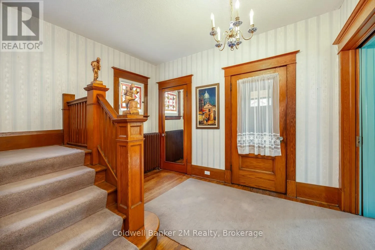 408 SIMCOE STREET N