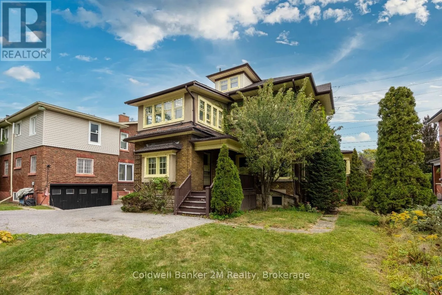 408 SIMCOE STREET N