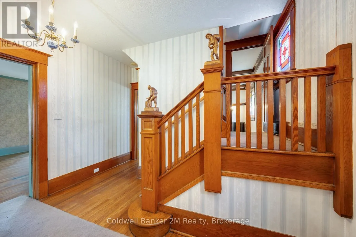 408 SIMCOE STREET N
