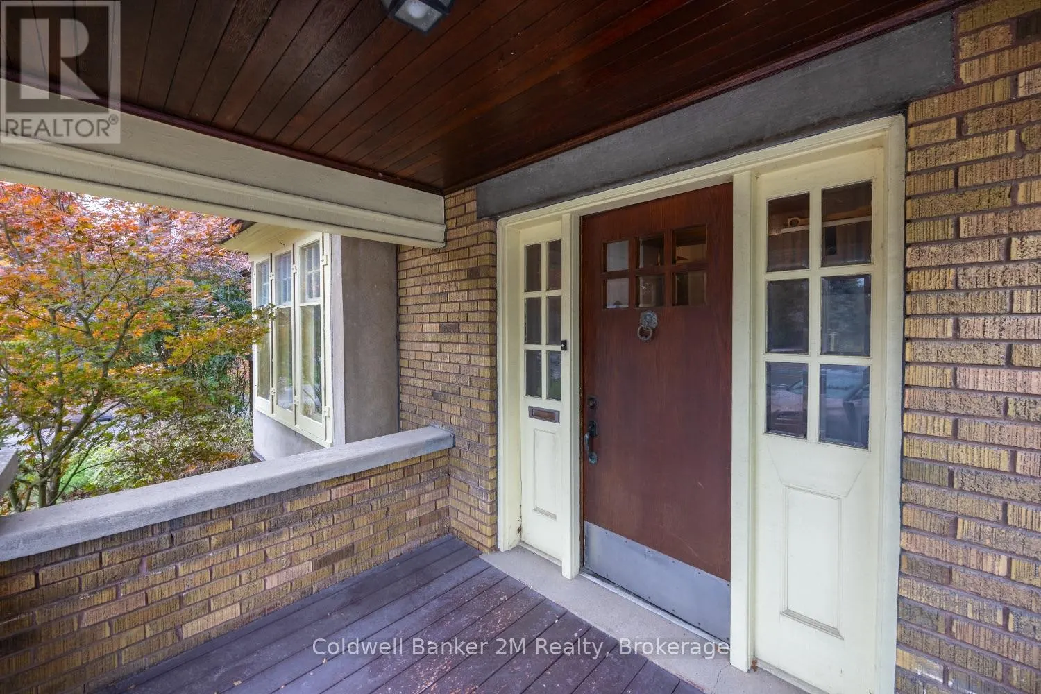 408 SIMCOE STREET N