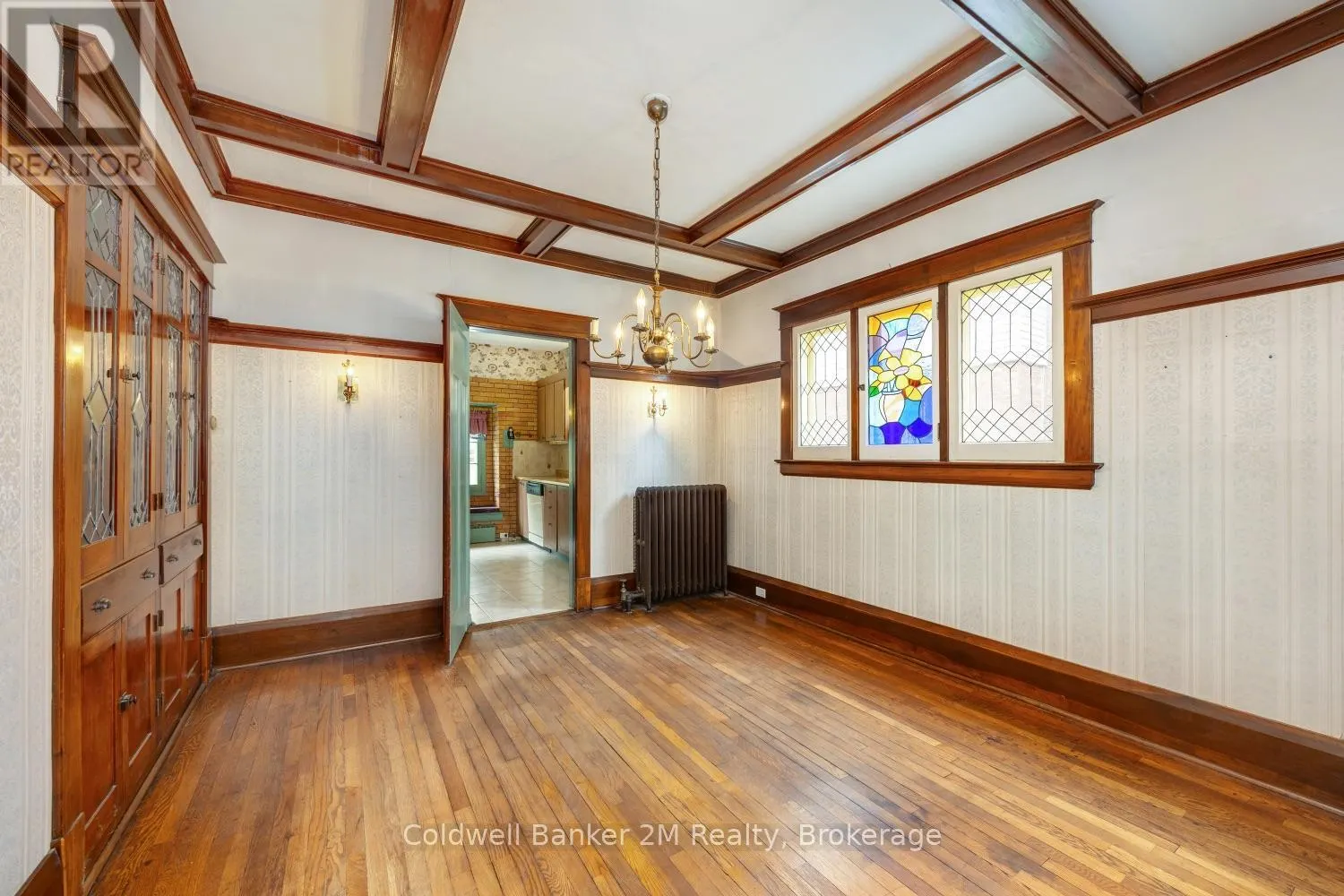 408 SIMCOE STREET N