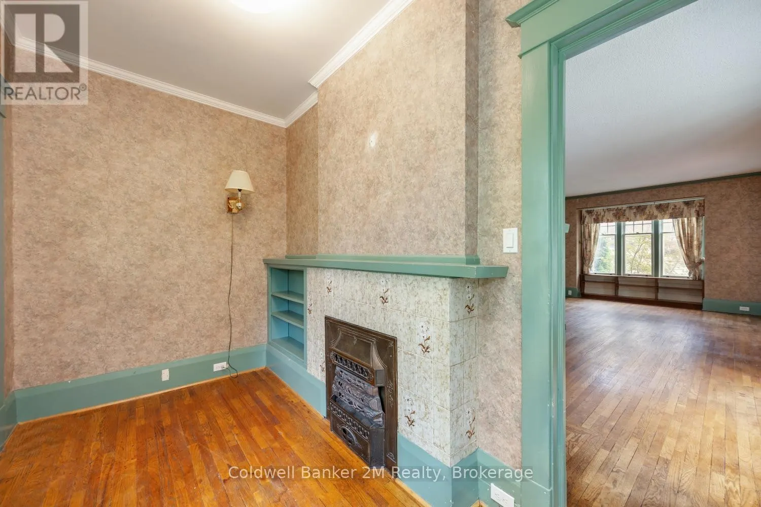 408 SIMCOE STREET N