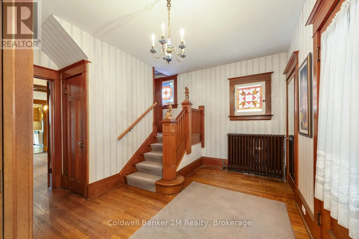 408 SIMCOE STREET N