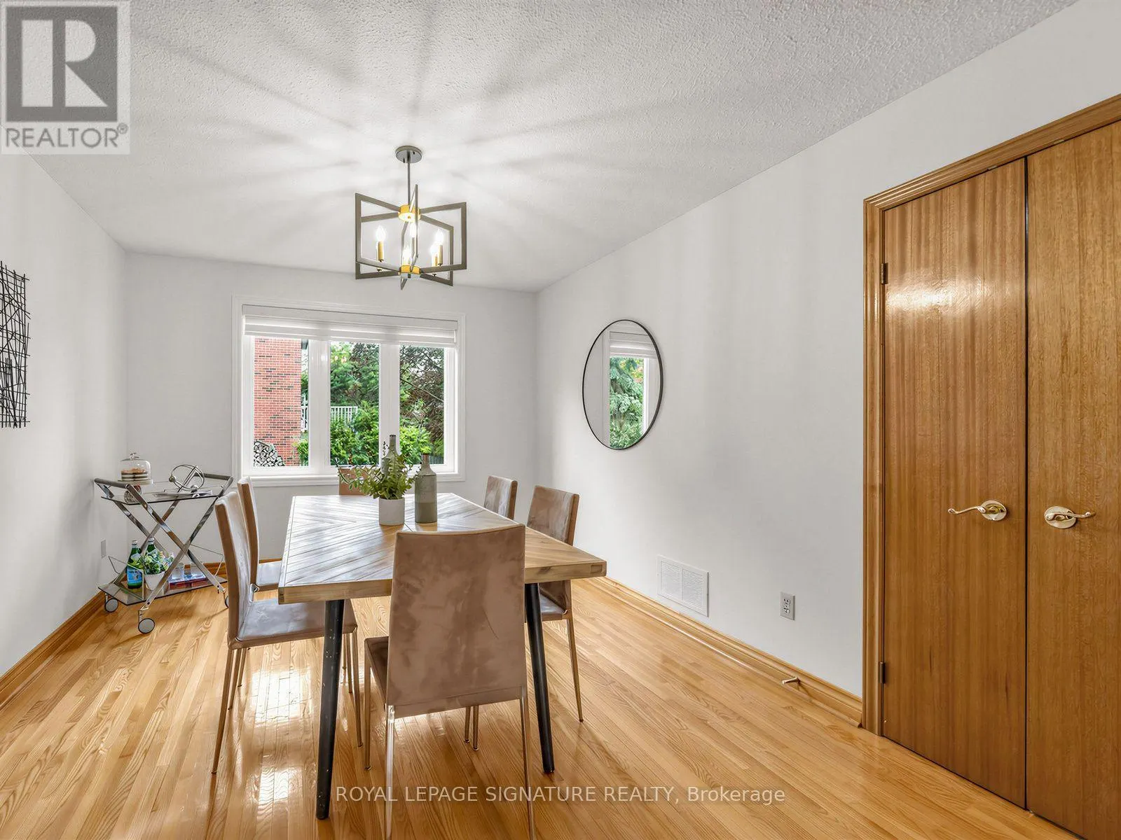 30 INVERMARGE DRIVE