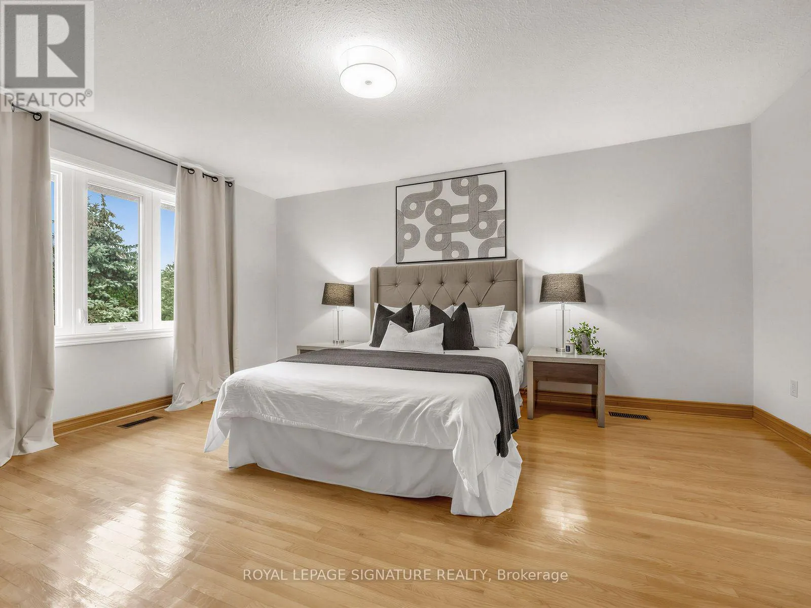 30 INVERMARGE DRIVE