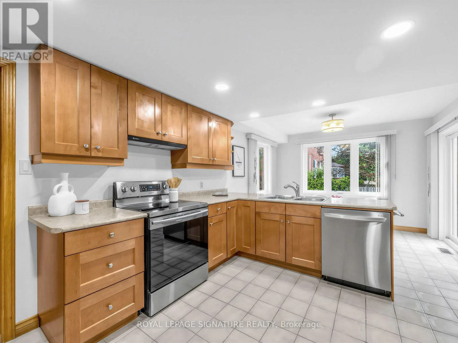 30 INVERMARGE DRIVE