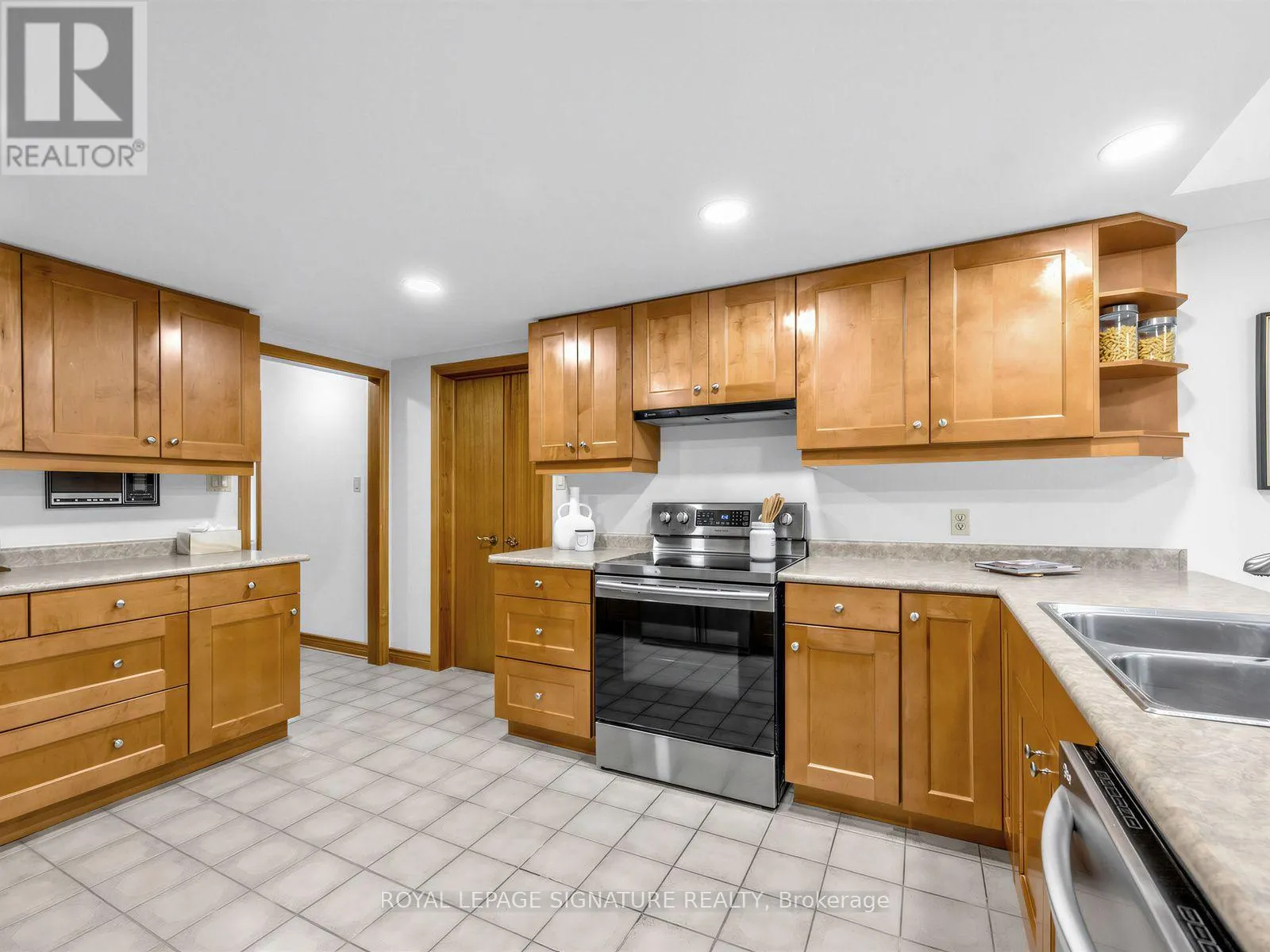 30 INVERMARGE DRIVE