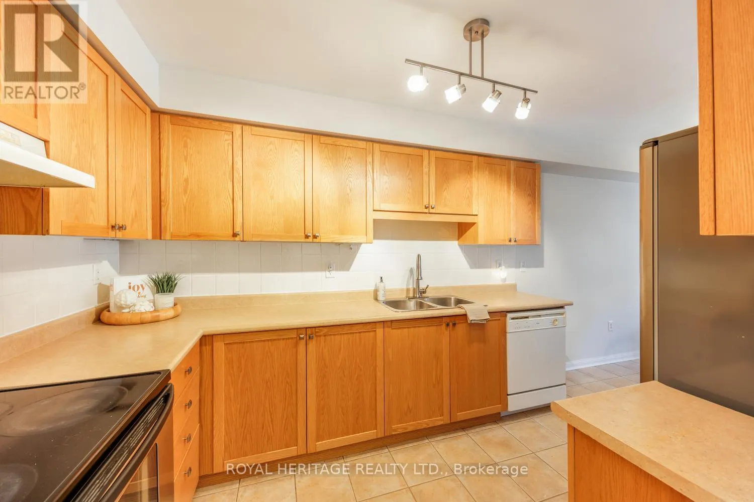 41 TOSCANA DRIVE