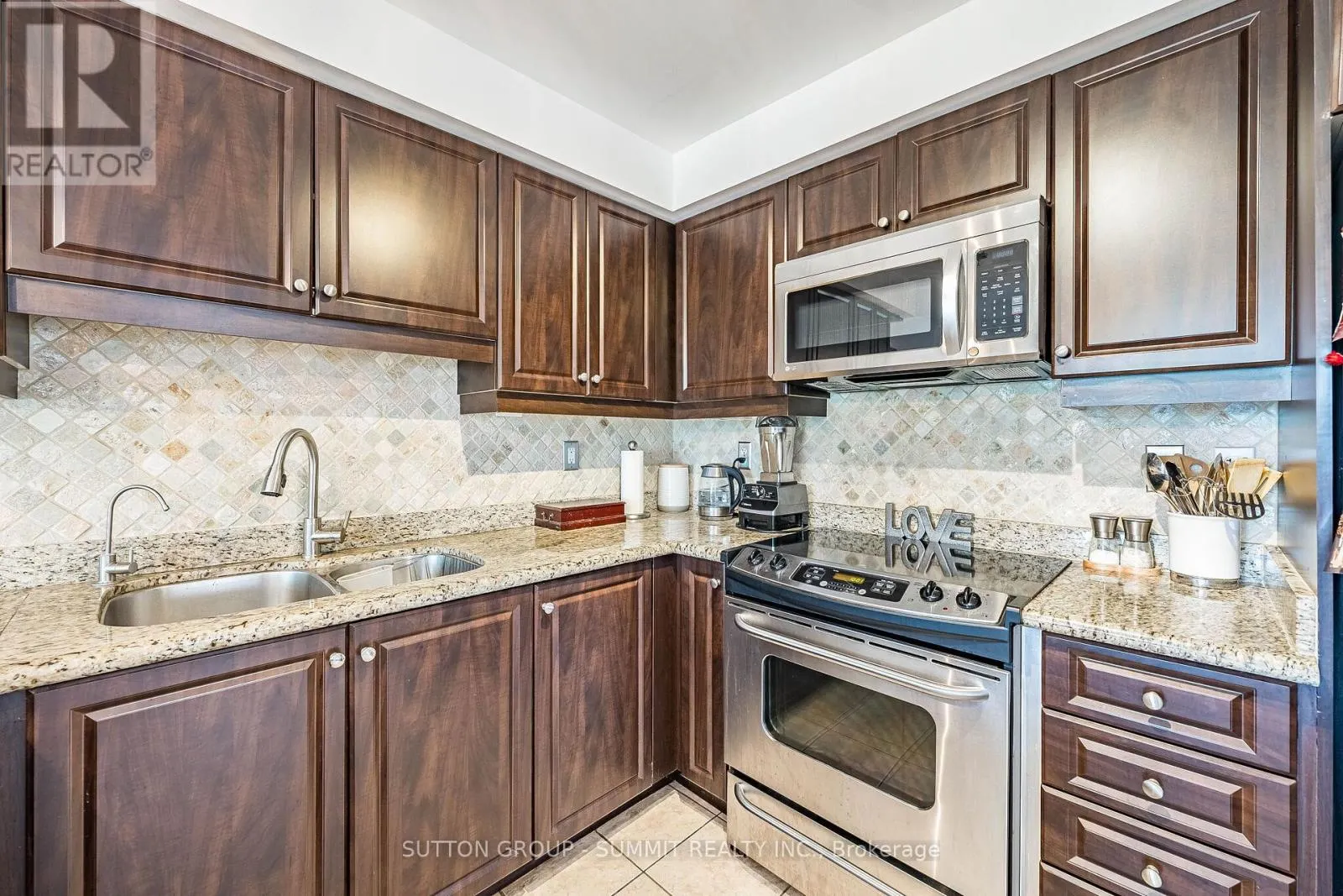 139 OCEANPEARL CRESCENT