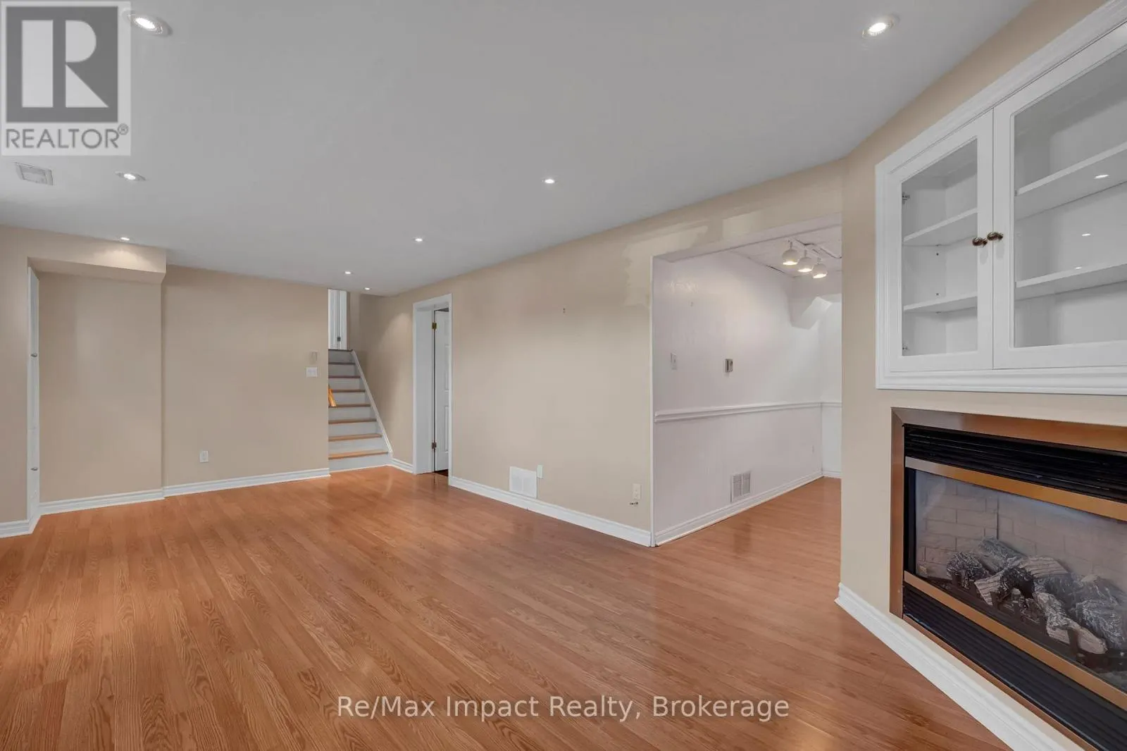 702 WESTDALE COURT