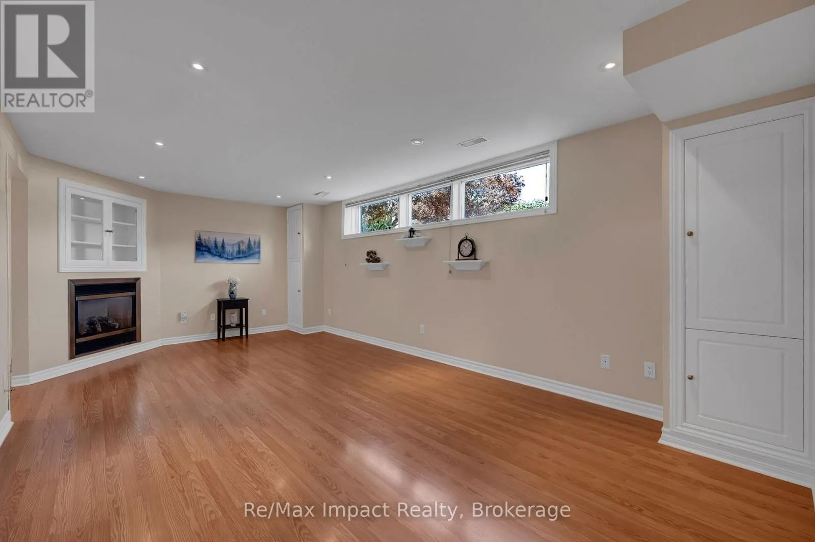 702 WESTDALE COURT