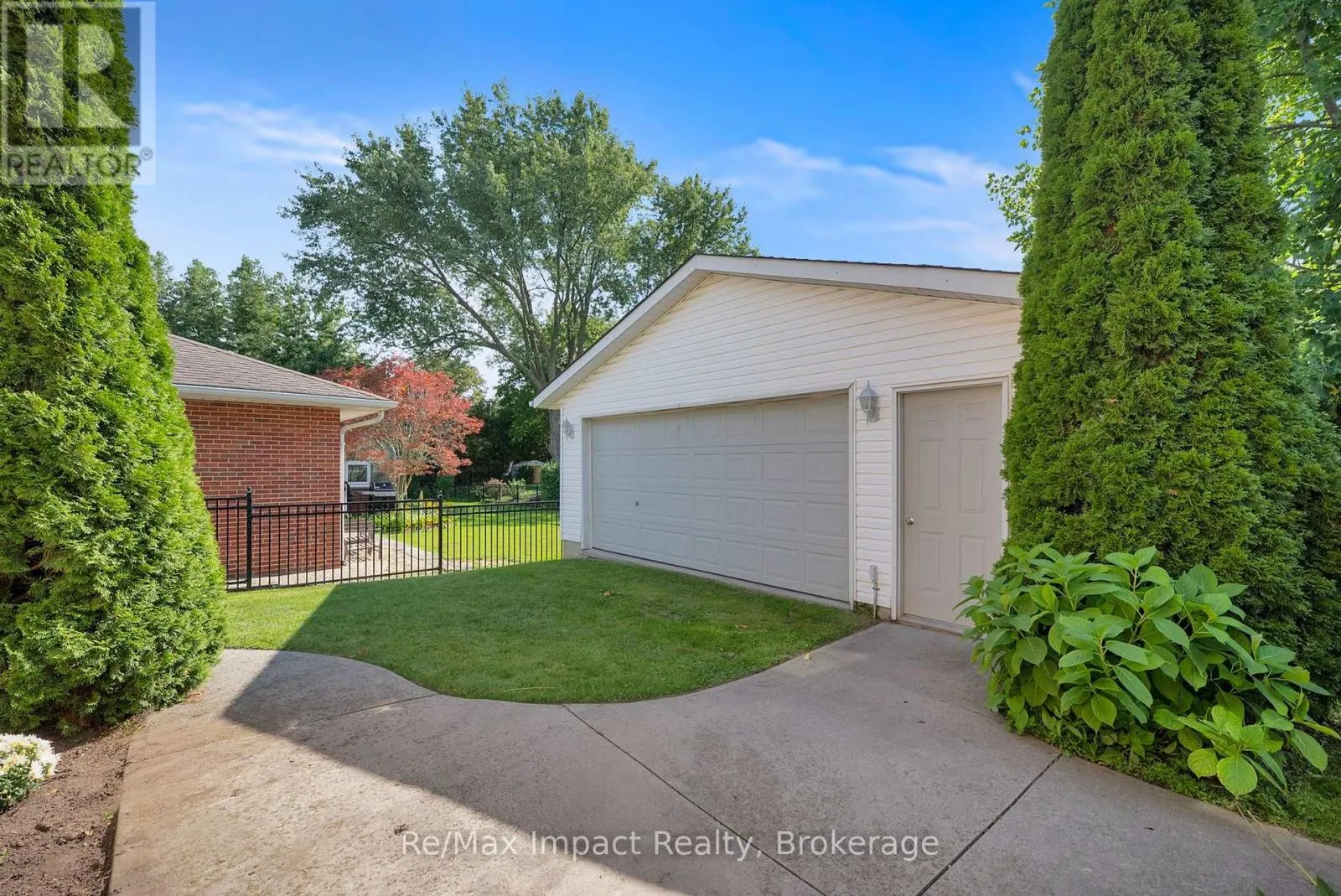 702 WESTDALE COURT