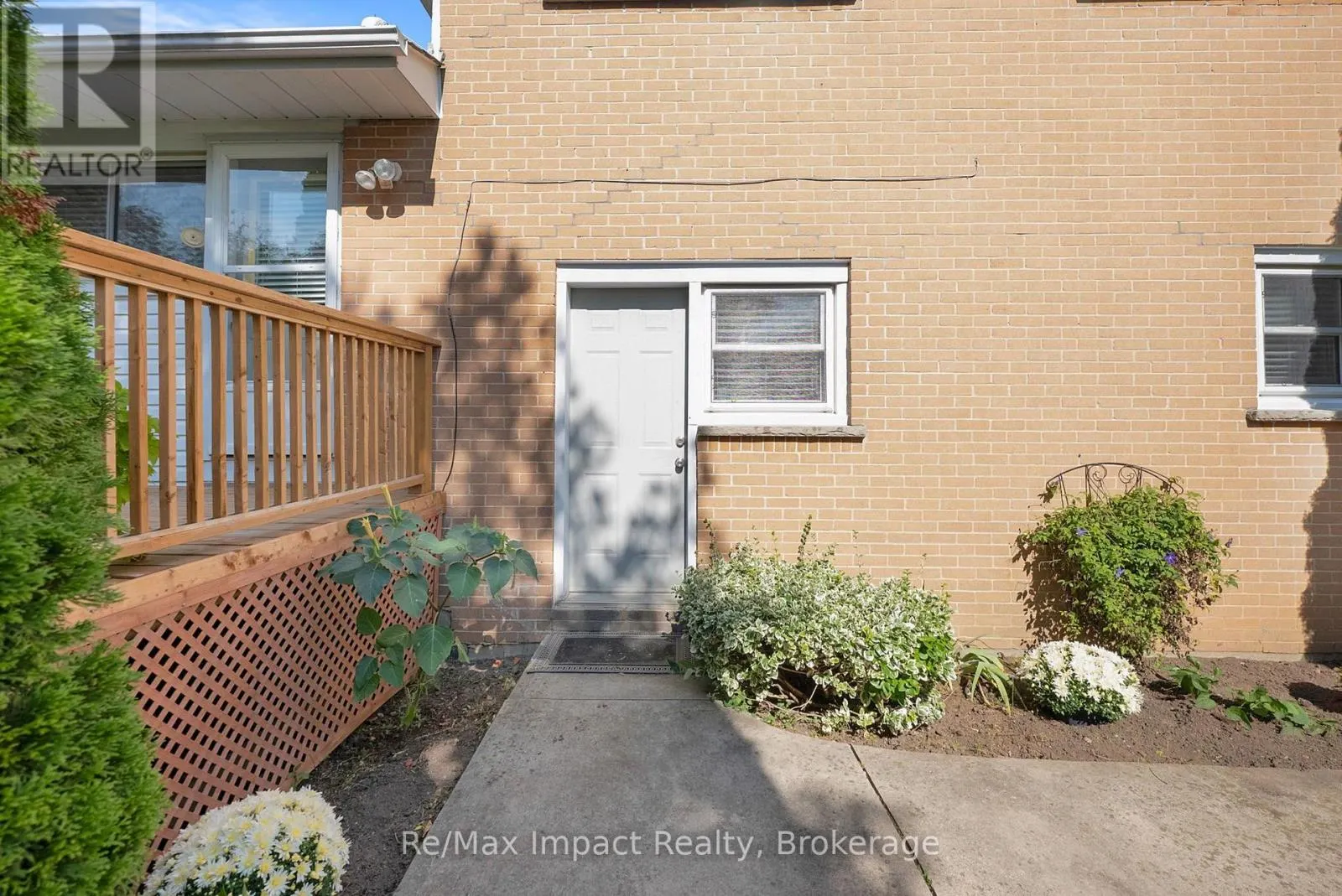 702 WESTDALE COURT