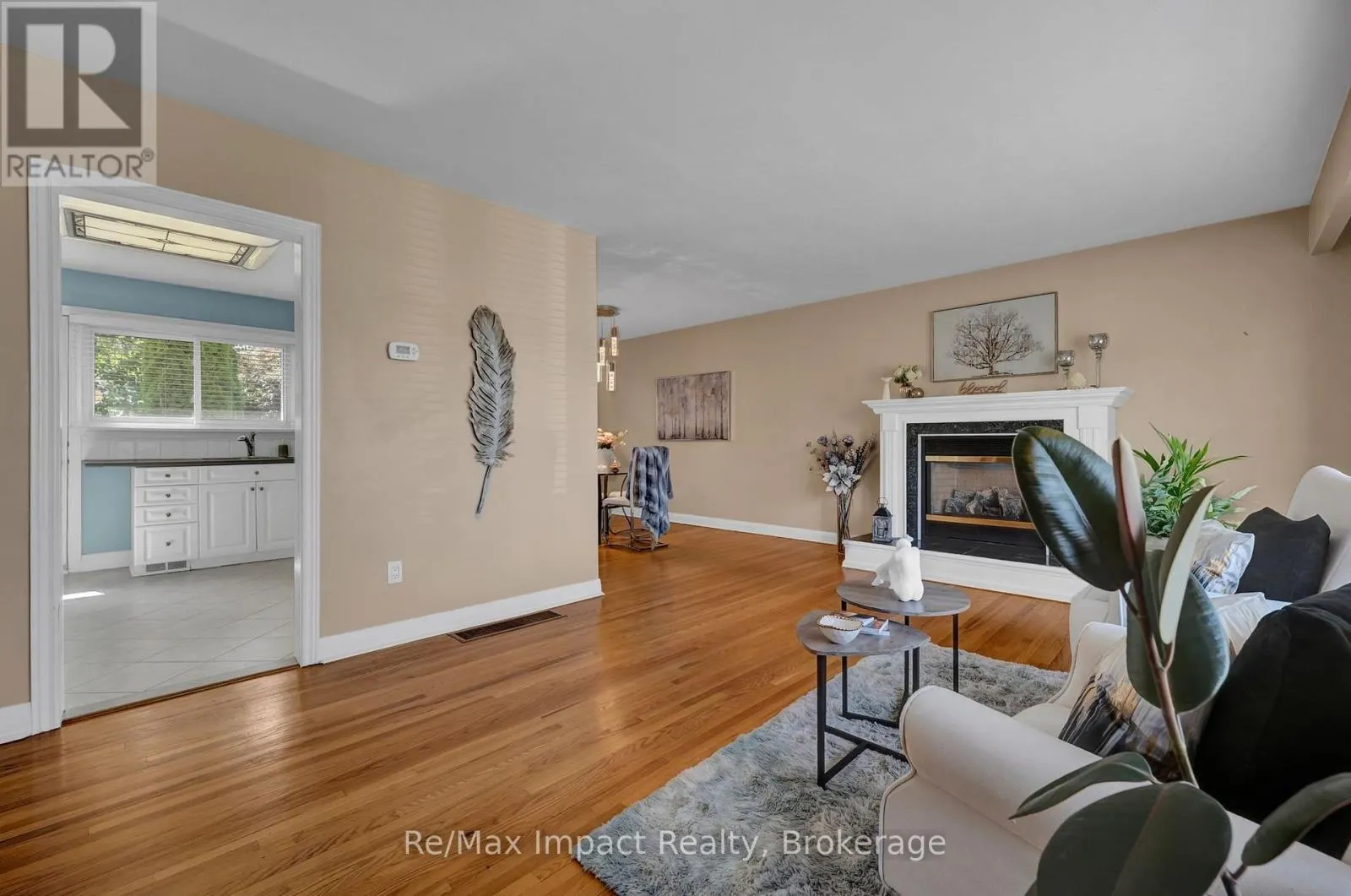 702 WESTDALE COURT