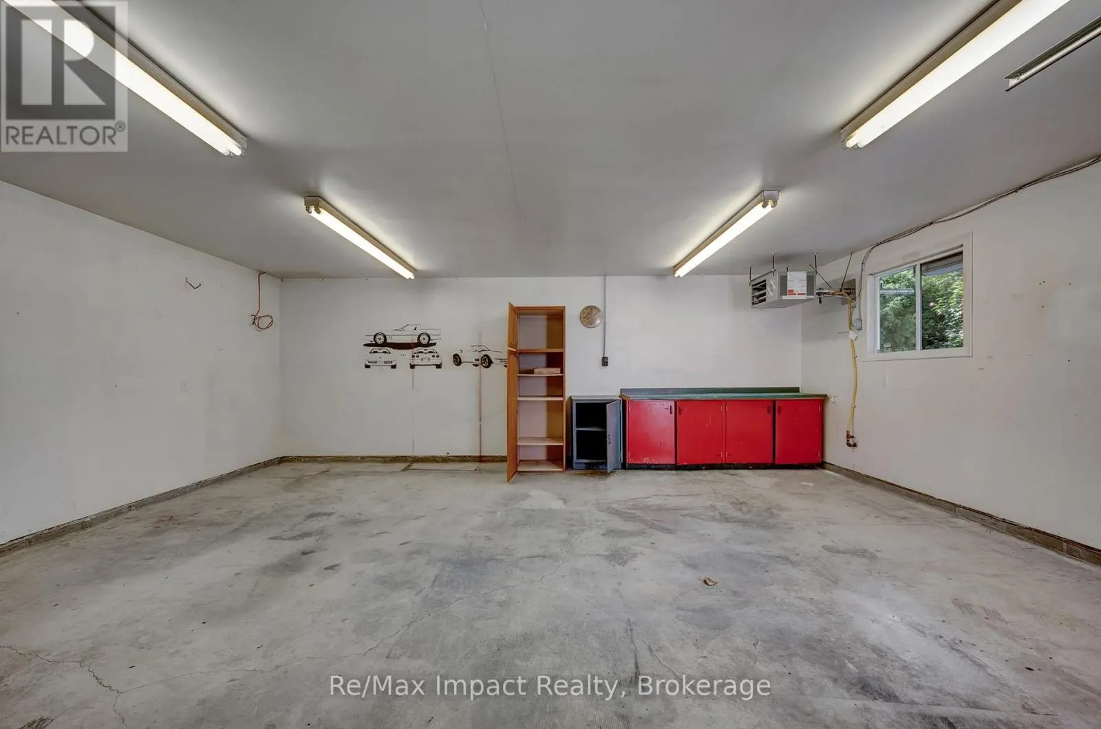 702 WESTDALE COURT