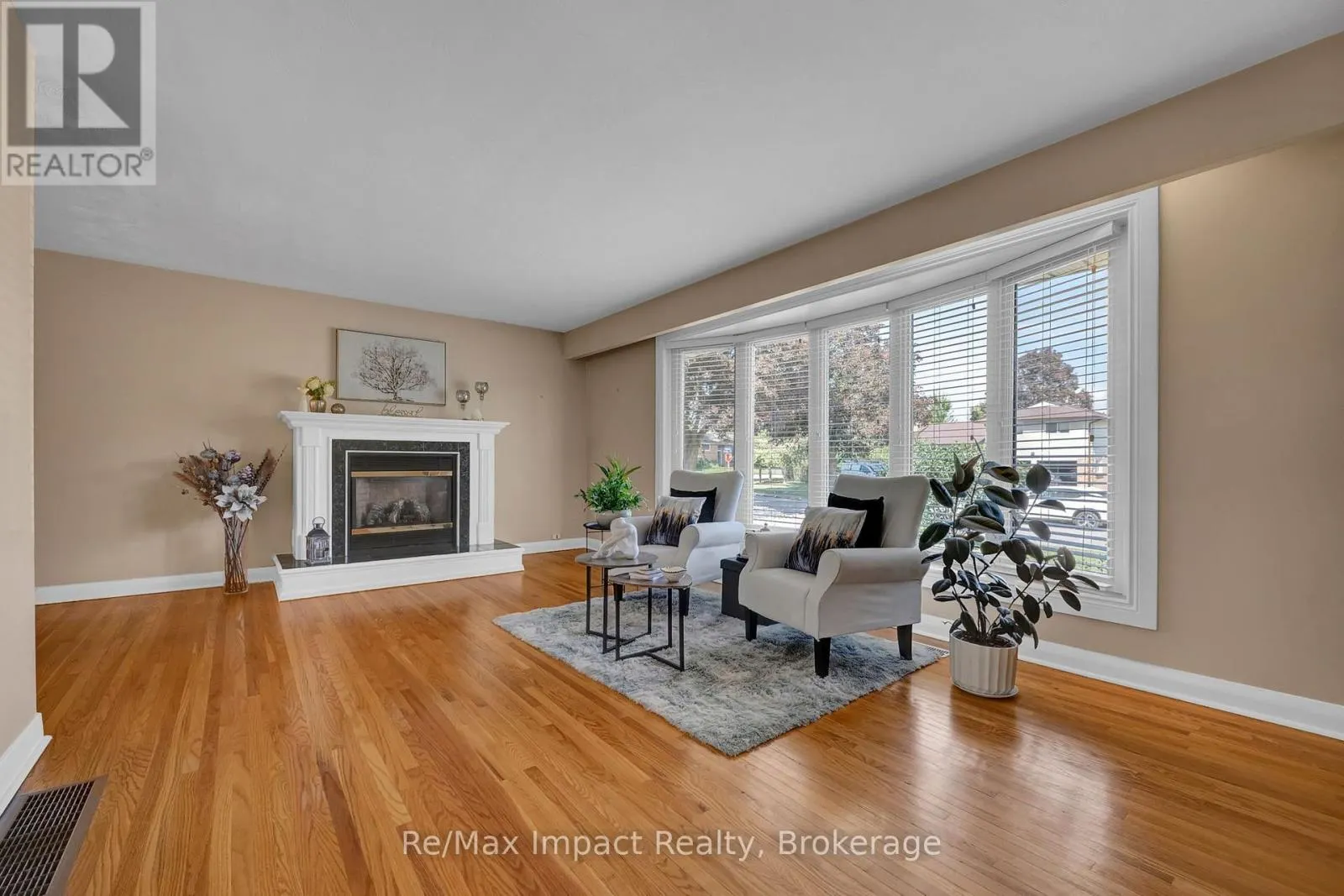 702 WESTDALE COURT