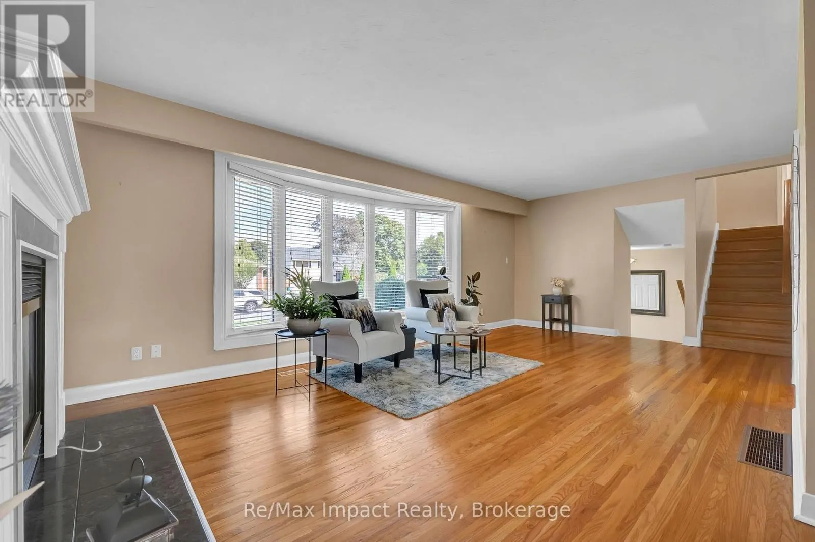 702 WESTDALE COURT
