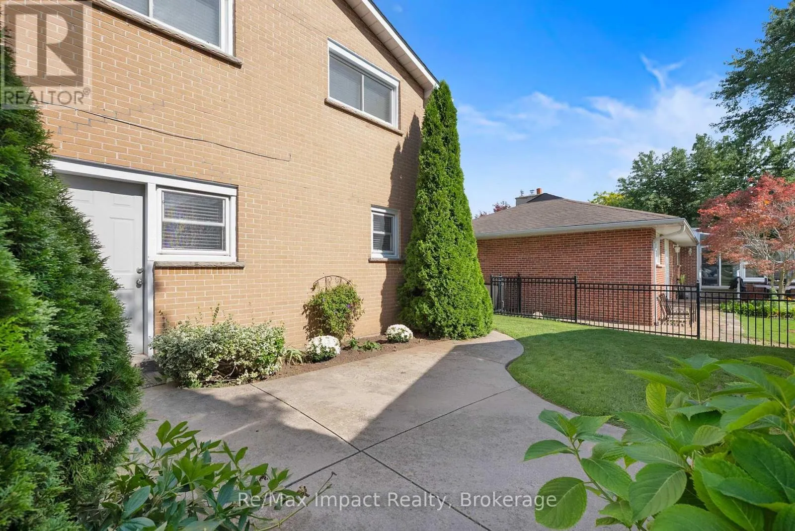 702 WESTDALE COURT