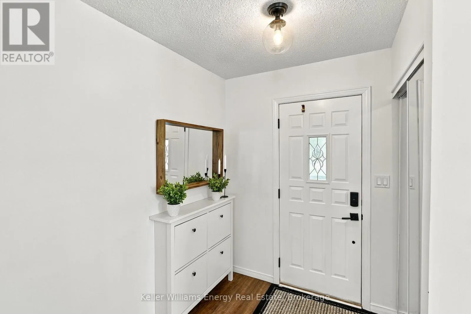 6 OVERBANK DRIVE