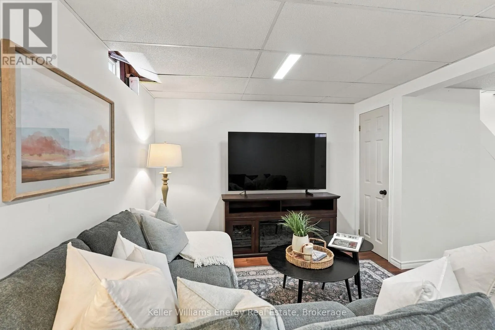 6 OVERBANK DRIVE