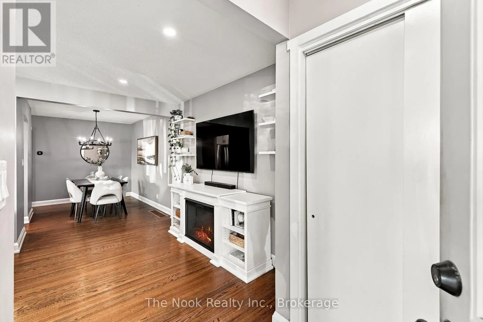 293 BRIGHTON COURT