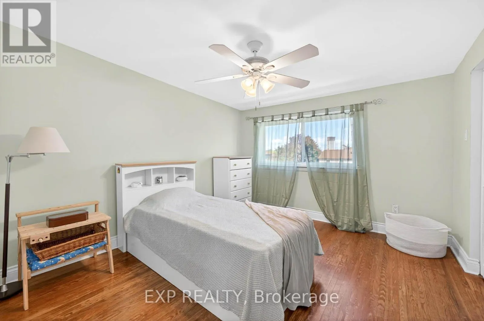 36 - 925 BAYLY STREET
