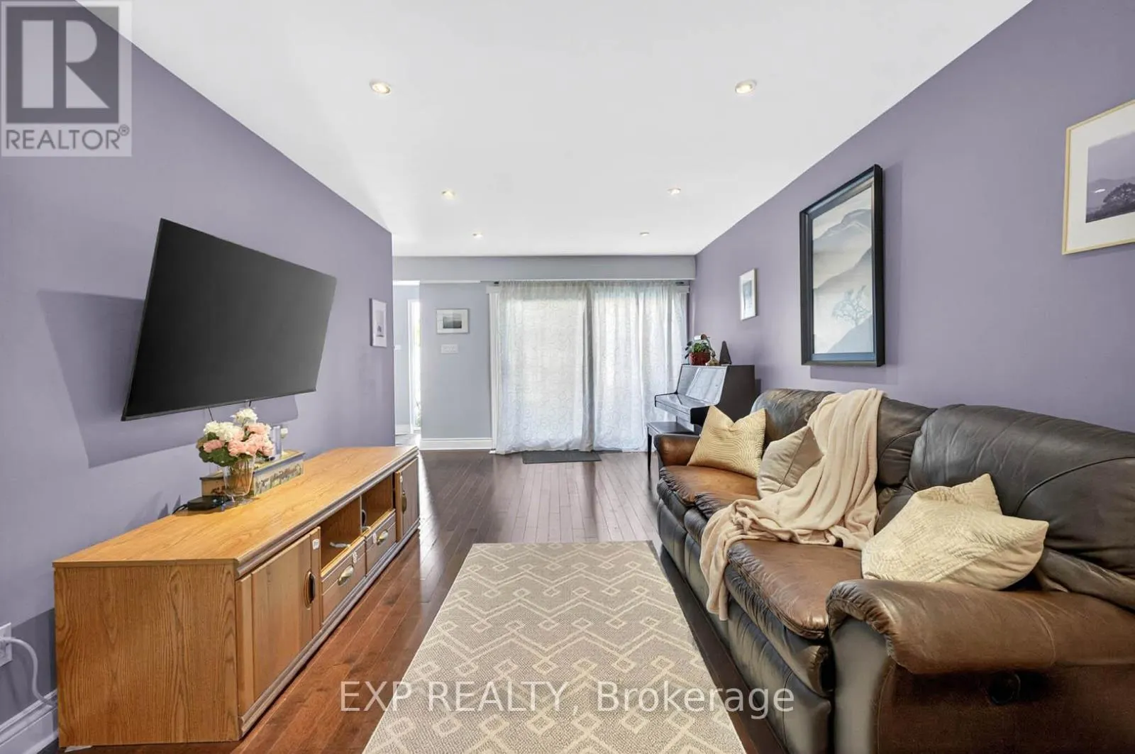 36 - 925 BAYLY STREET