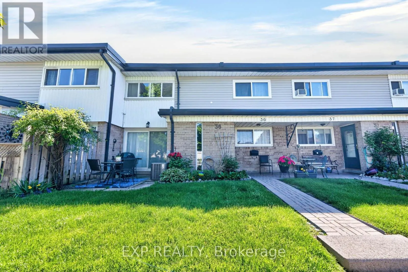 36 - 925 BAYLY STREET